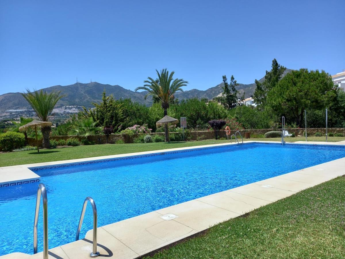 Amplio, Luminoso Y Moderno Apartamento Con Amplia Terraza Y Hermosas Vistas En Exclusiva Urbanizacion Benalmádena Esterno foto